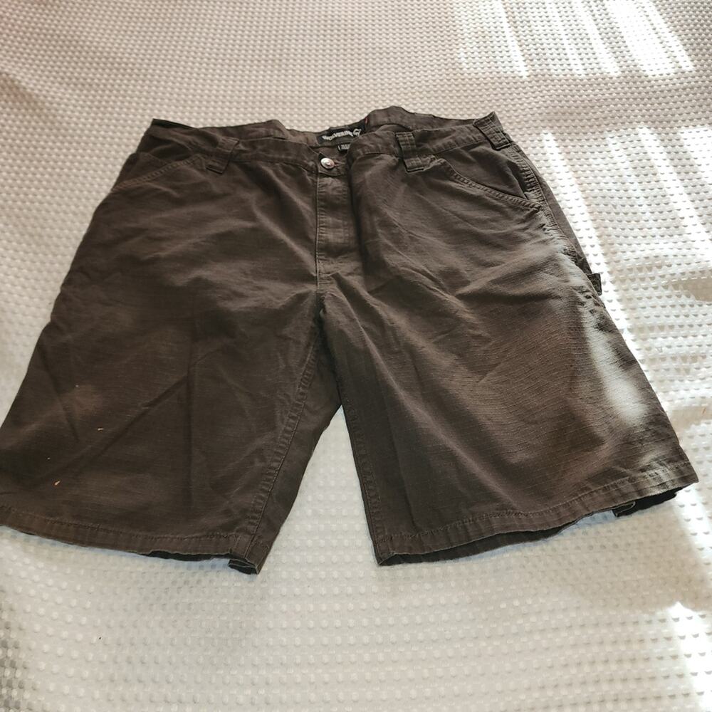 WOLVERINE EUC MENS SIZE 40 CARGO SHORTS